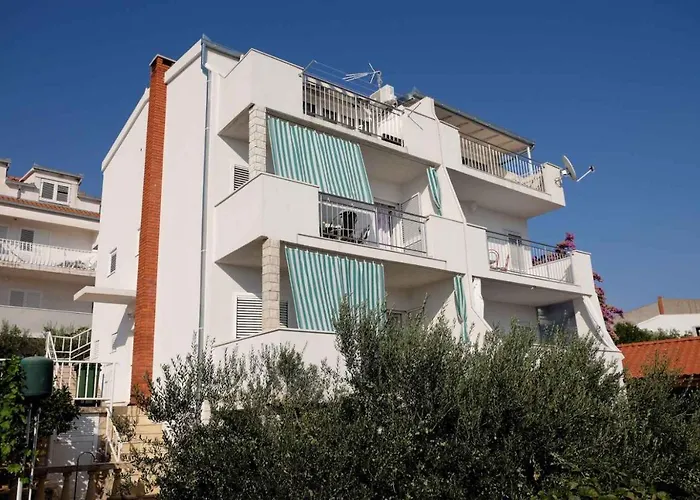 Okrug Gornji, Ciovo 2 * Trogir