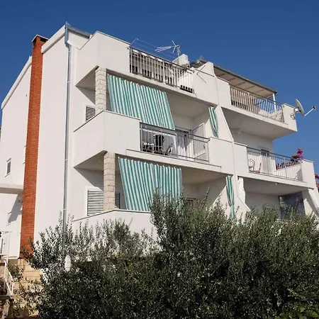 Okrug Gornji, Ciovo 2 * Trogir