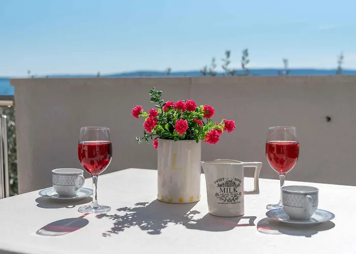 Apartman Okrug Gornji, Ciovo 2 *